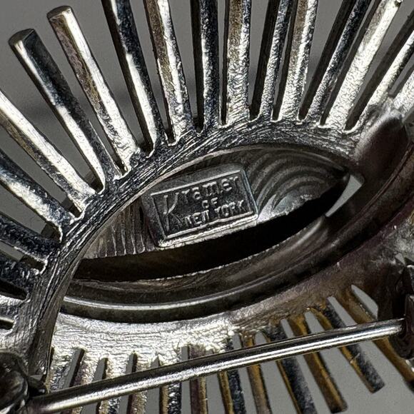 Vintage Kramer of New York Atomic Eye Sunburst Brooch Silver MCM Pin - Picture 3 of 3